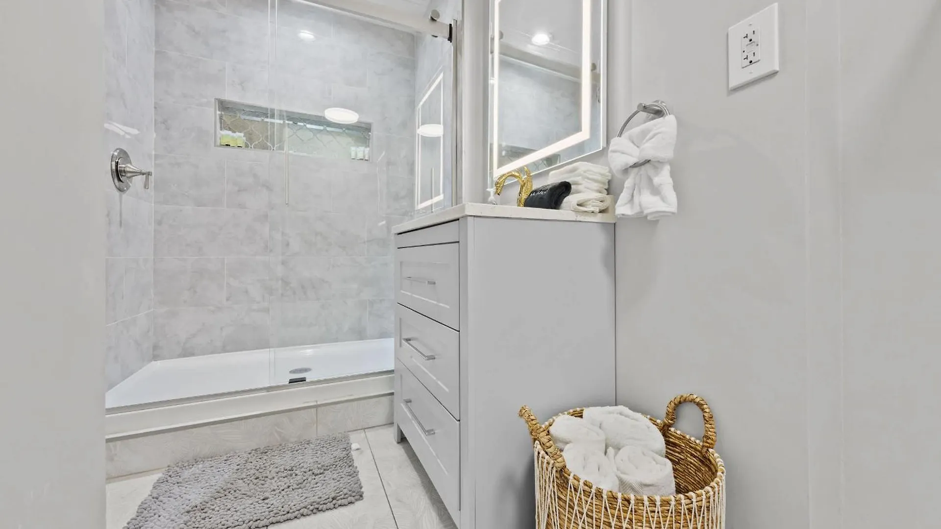 Modern Apt Near Churchill Downs & Expo Center Louisville ABD